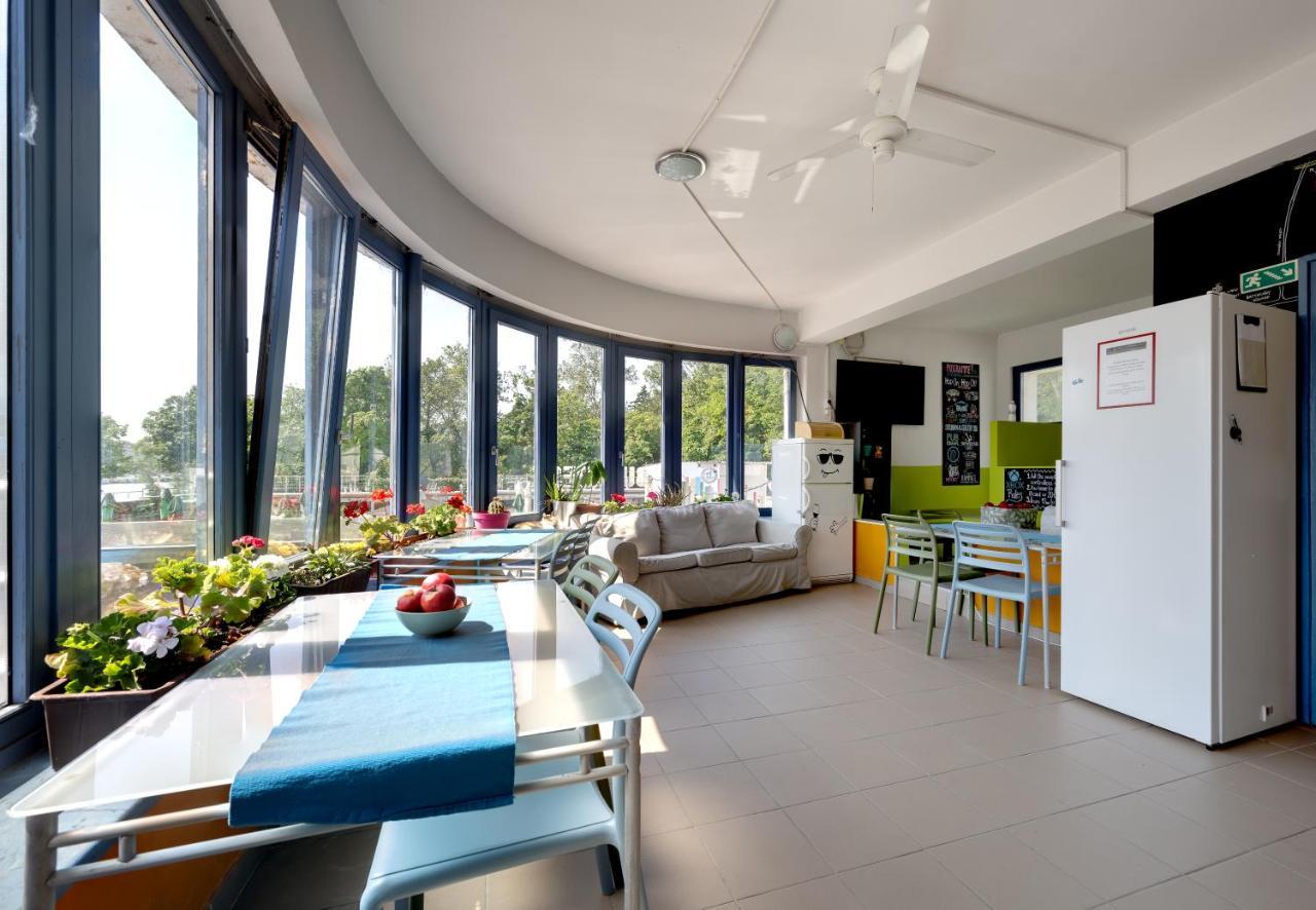 Island Hostel Budapest (Adults Only) Bagian luar foto The "round room" at the Institute of Molecular Biology and Biophysics