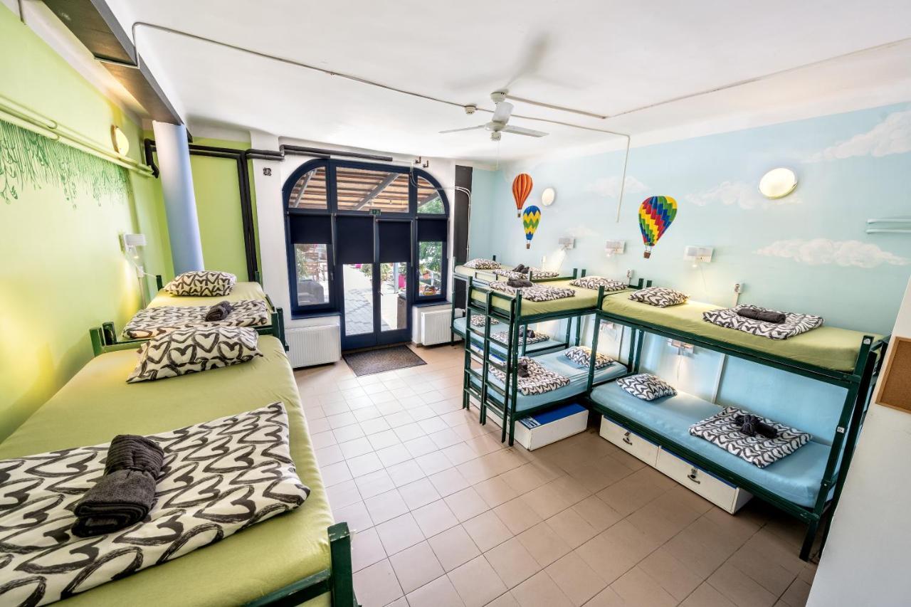 Island Hostel Budapest (Adults Only) Bagian luar foto Hostel in Berlin