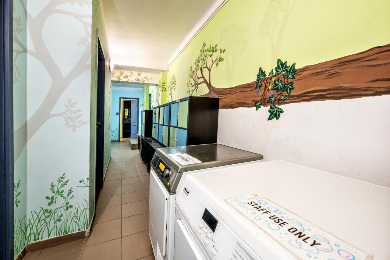 Island Hostel Budapest (Adults Only) Bagian luar foto Laundry facilities at the hotel