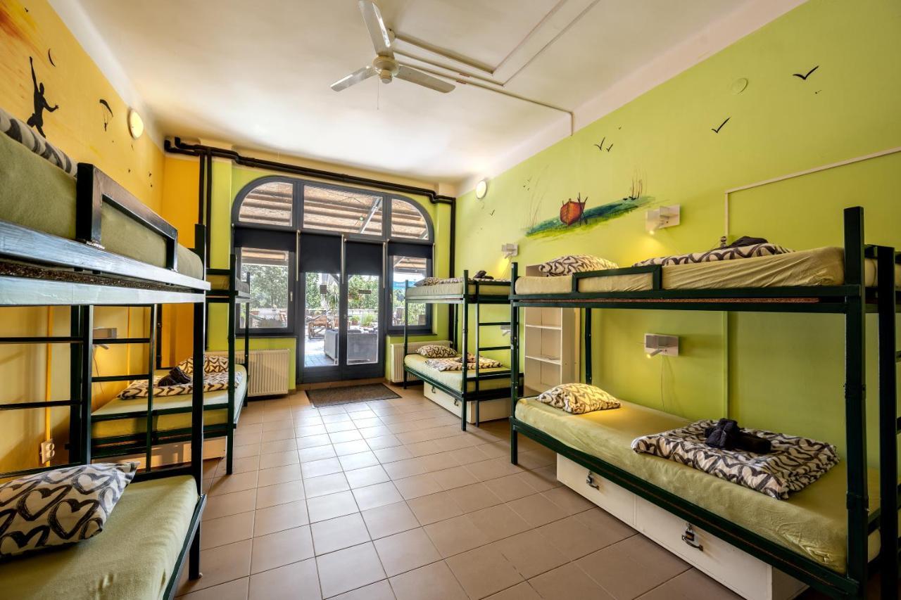 Island Hostel Budapest (Adults Only) Bagian luar foto Hostel in Rome, Italy