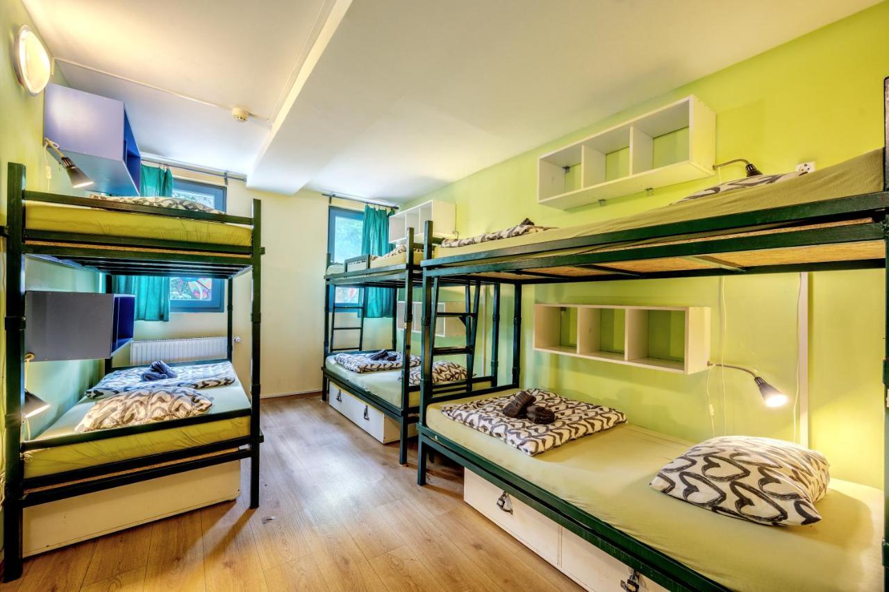 Island Hostel Budapest (Adults Only) Bagian luar foto Hostel in Prague
