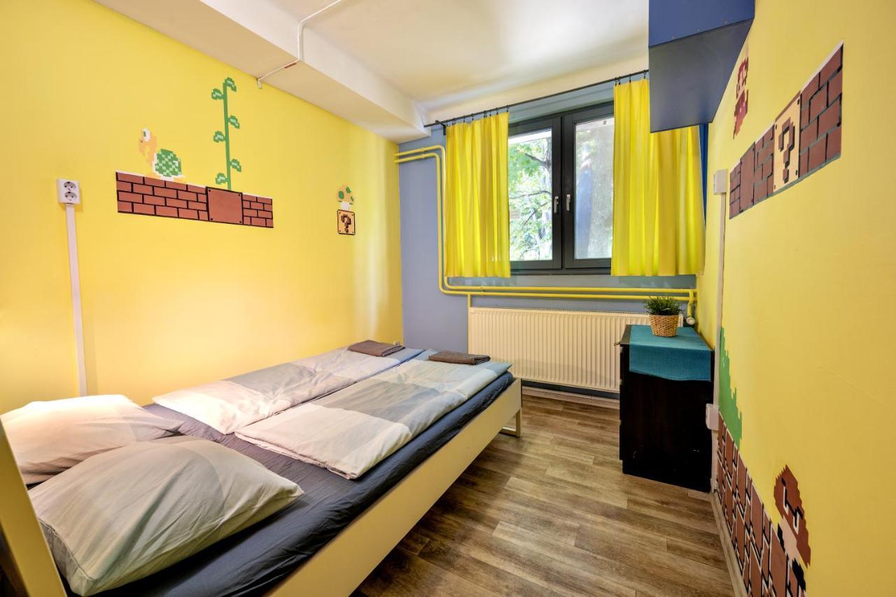 Island Hostel Budapest (Adults Only) Bagian luar foto A room at the first Minecraft Hotel in Berlin, Germany