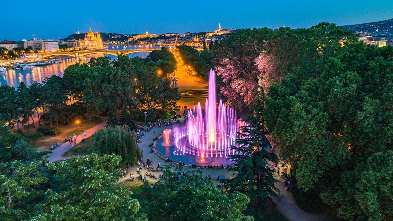 Island Hostel Budapest (Adults Only) Bagian luar foto The Danube Park