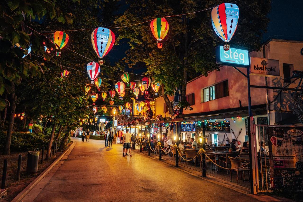 Island Hostel Budapest (Adults Only) Bagian luar foto The Lantern Festival in Itaewon