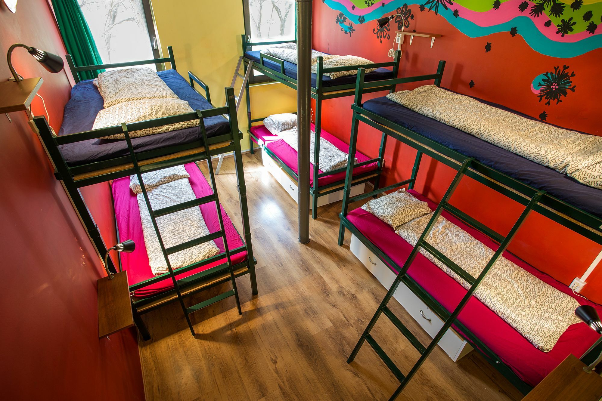 Island Hostel Budapest (Adults Only) Bagian luar foto Hostel room in Prague