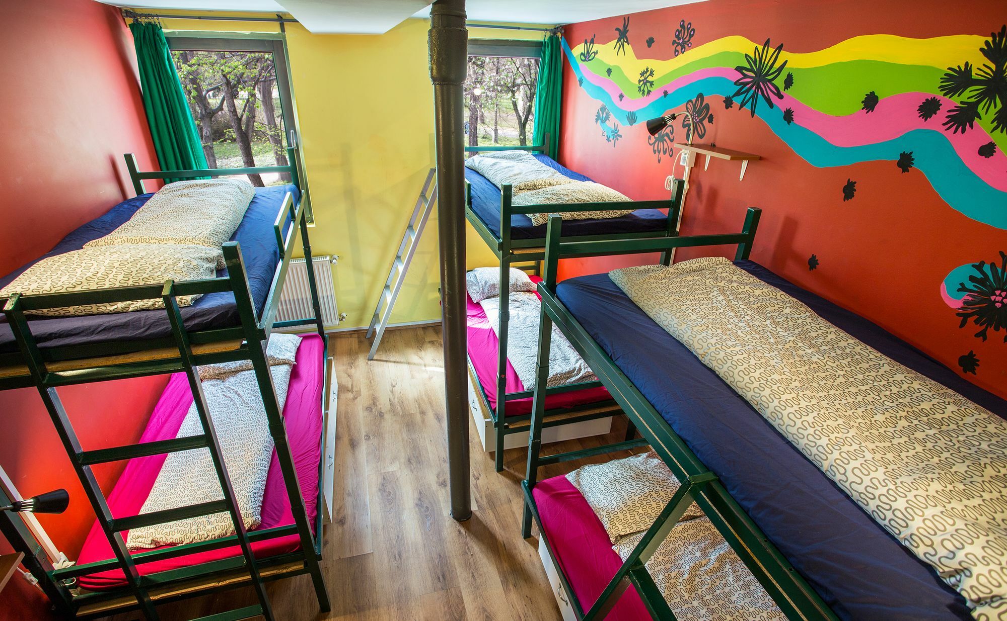 Island Hostel Budapest (Adults Only) Bagian luar foto Hostel interior